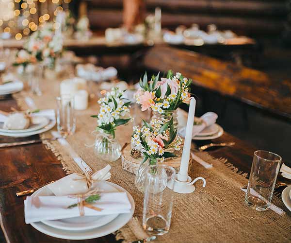 7 Pretty Decorations You Need For Your Rustic Wedding - SHEfinds